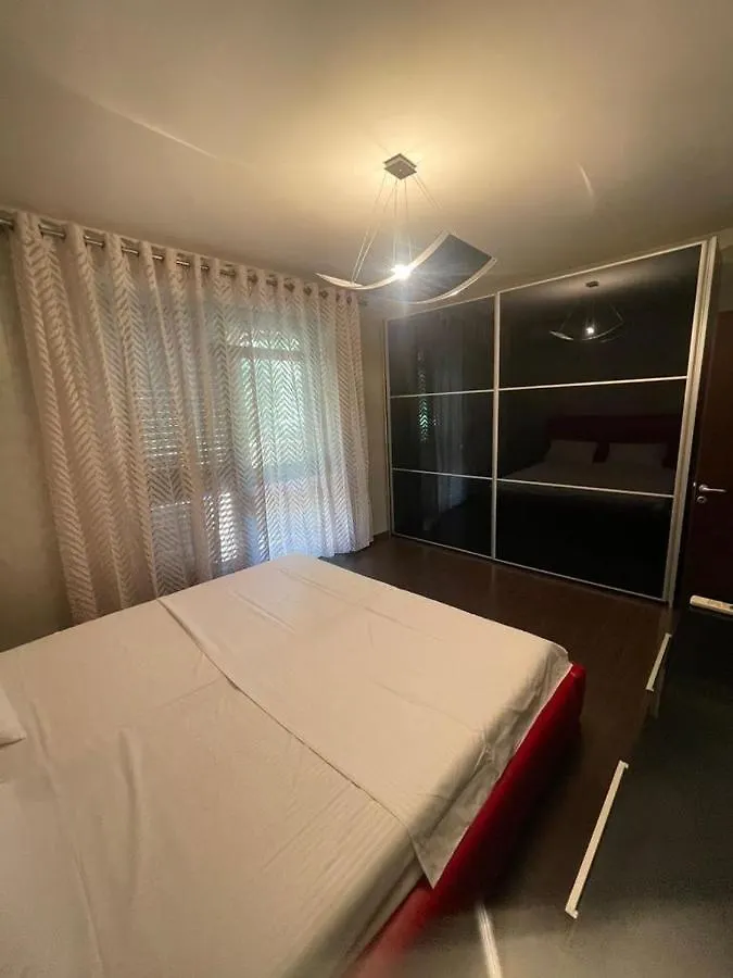 Luxury Apartment City Centre Тирана Албания