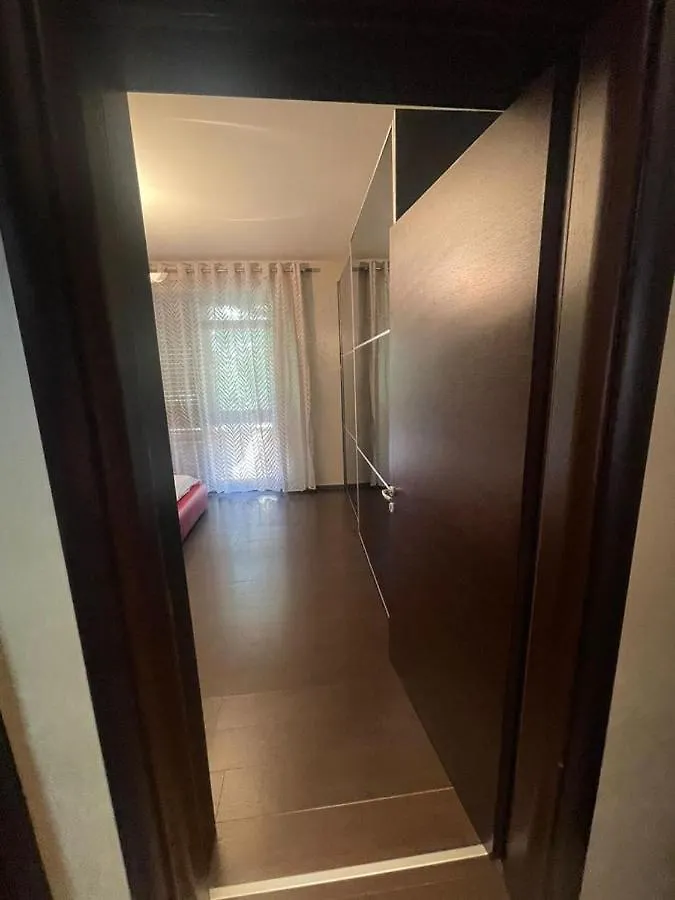 Luxury Apartment City Centre Тирана