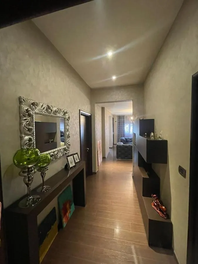 Luxury Apartment City Centre Тирана